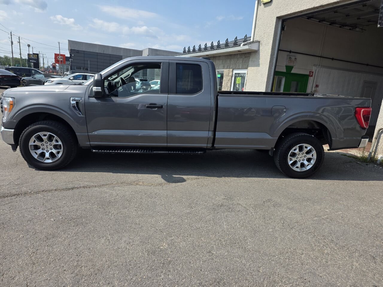 2022 Ford F-150 Black  - photo #2