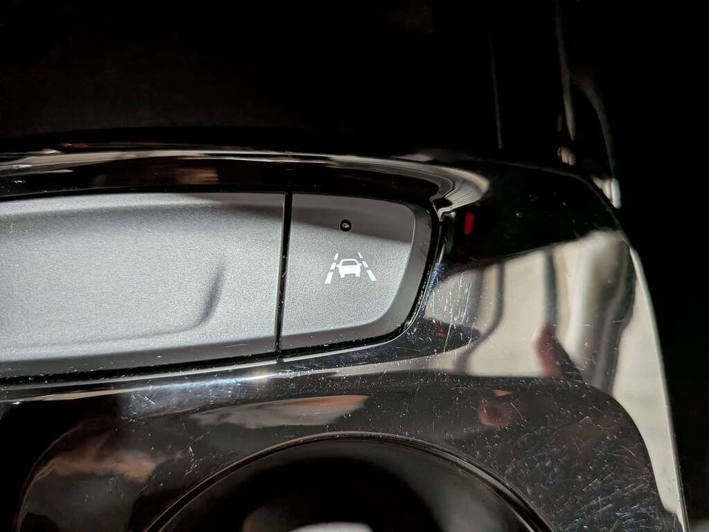 2025 Chevrolet Trax FWD 4dr LT White Val-David - photo #23