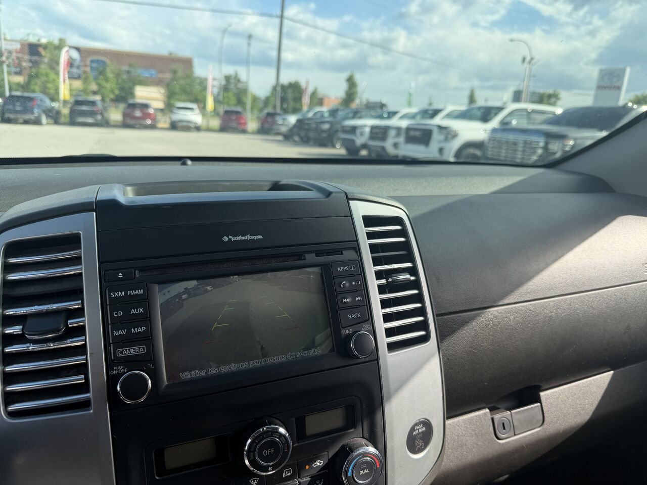 NISSAN FRONTIER PRO-4X SV cabine double 4x4 caisse longue BA 2018 Gris Ottawa & Gatineau - photo #6