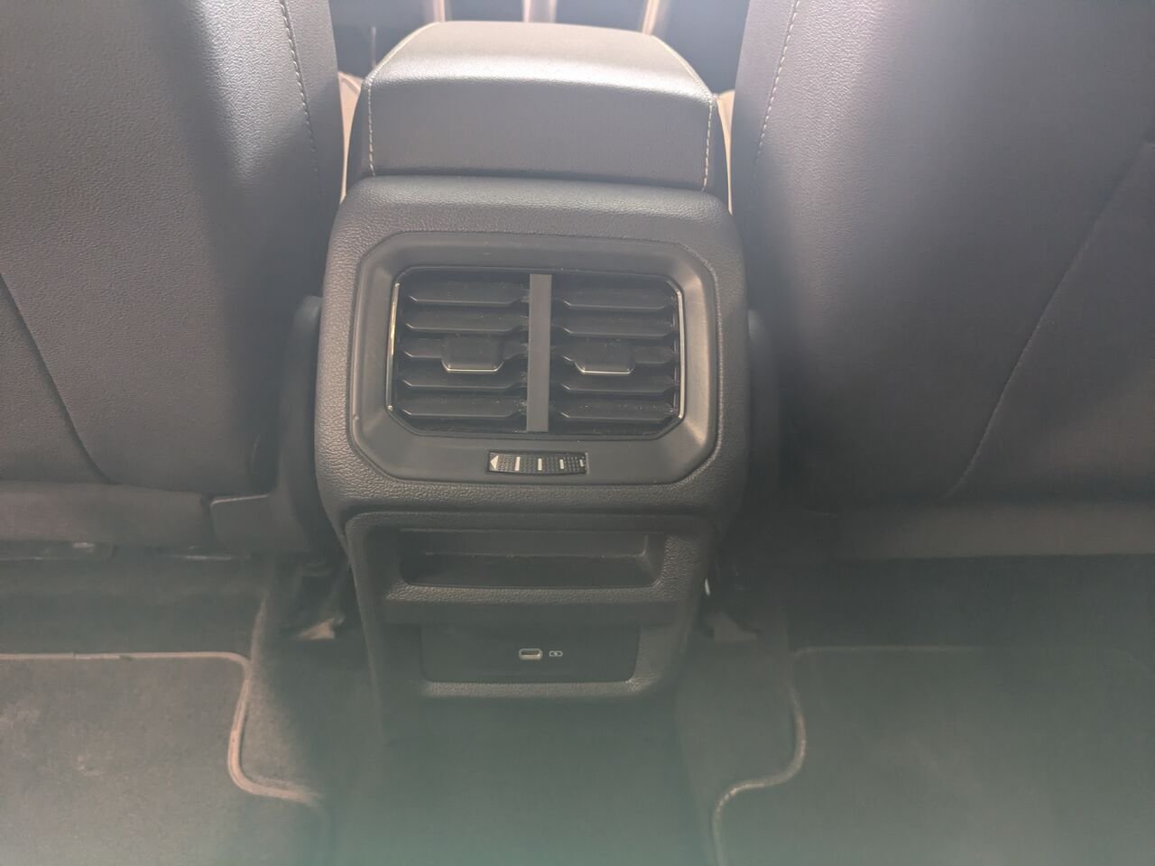 2024 Volkswagen Taos Grey Gatineau - photo #12