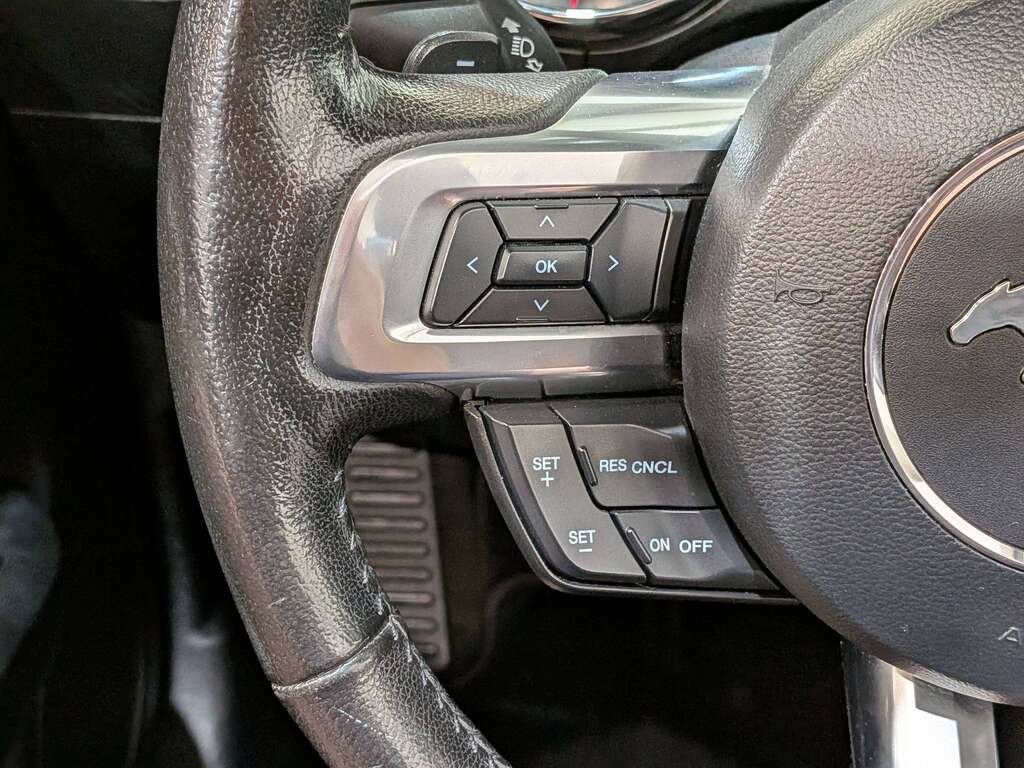 2015 Ford Mustang 2dr Conv V6 White Val-David - photo #15