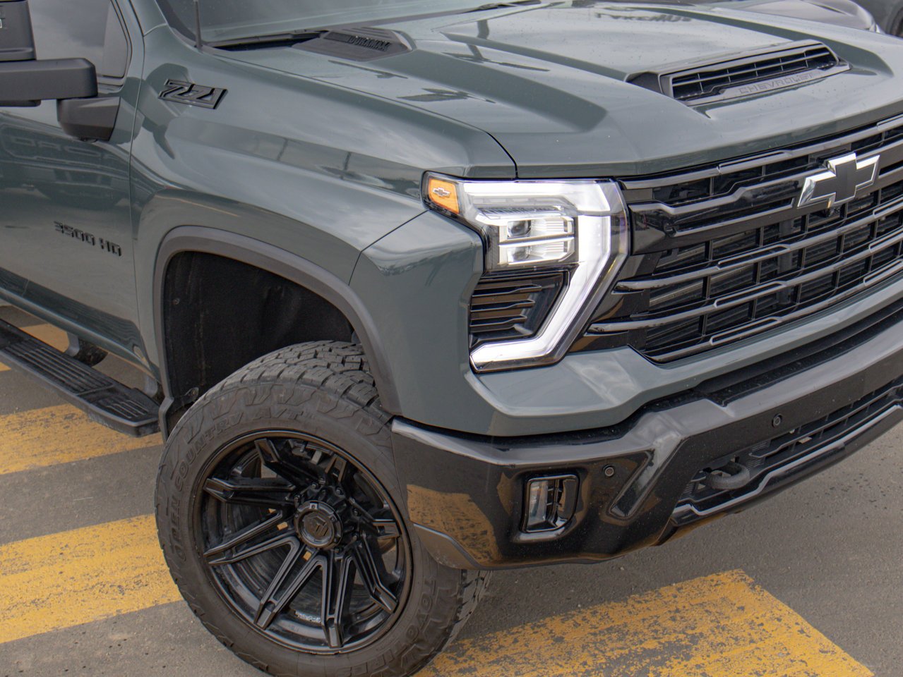 2025 Chevrolet Silverado 3500HD 4WD Crew Cab 159 LTZ Grey Sherwood Park - photo #14