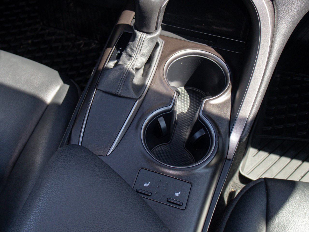 2024 Toyota Camry SE Auto Grey Sherwood Park - photo #27