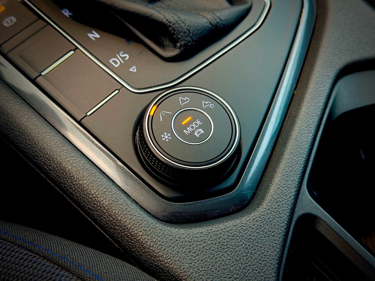 Volkswagen Tiguan 2021 Bleu Notre-Dame-des-Prairies - photo #32