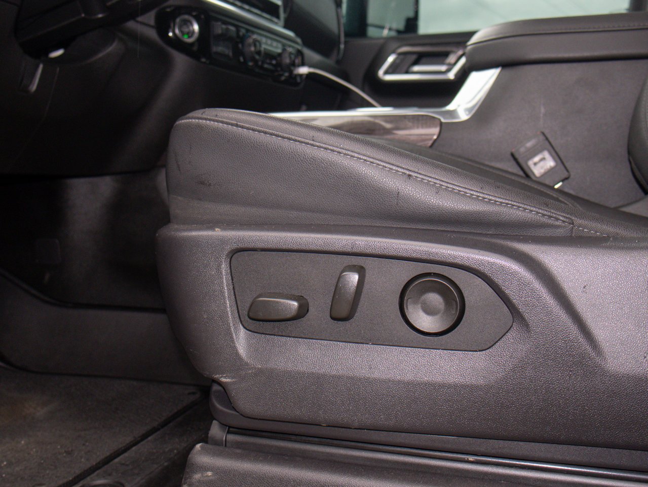 2025 Chevrolet Silverado 3500HD 4WD Crew Cab 159 LTZ Grey Sherwood Park - photo #19