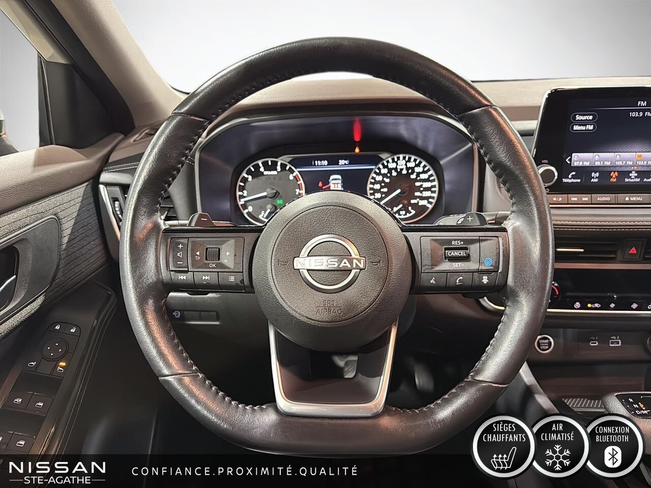 Nissan Rogue SV TI avec ensemble toit ouvrant 2023 Blanc Saint-Jérôme - photo #10