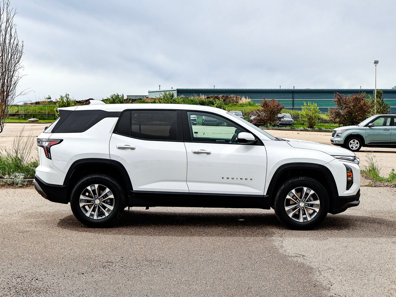2026 Chevrolet Equinox AWD 4dr LT w/2LT White Sherwood Park - photo #13