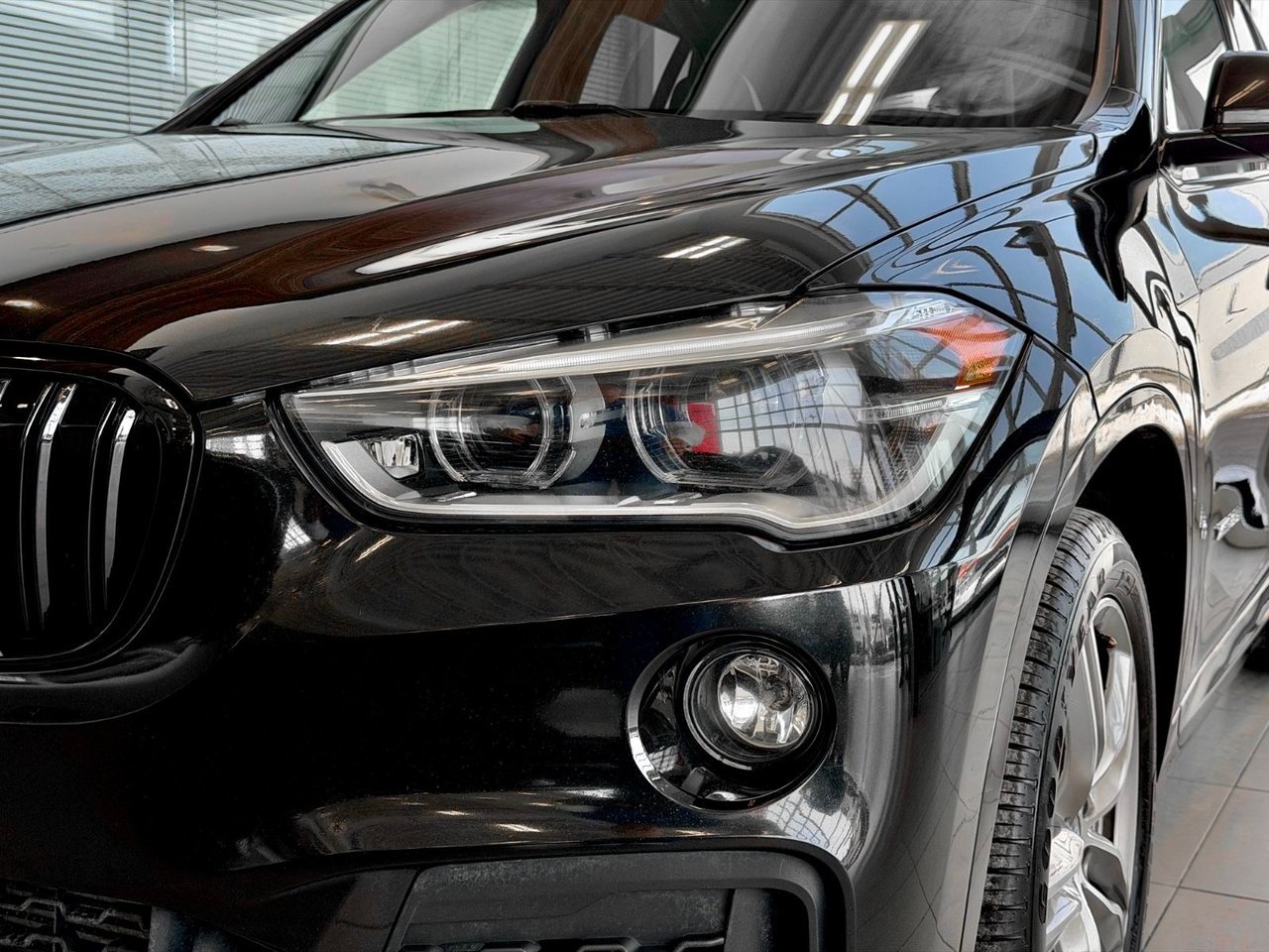 BMW X1 2017 Noir Notre-Dame-des-Prairies - photo #3