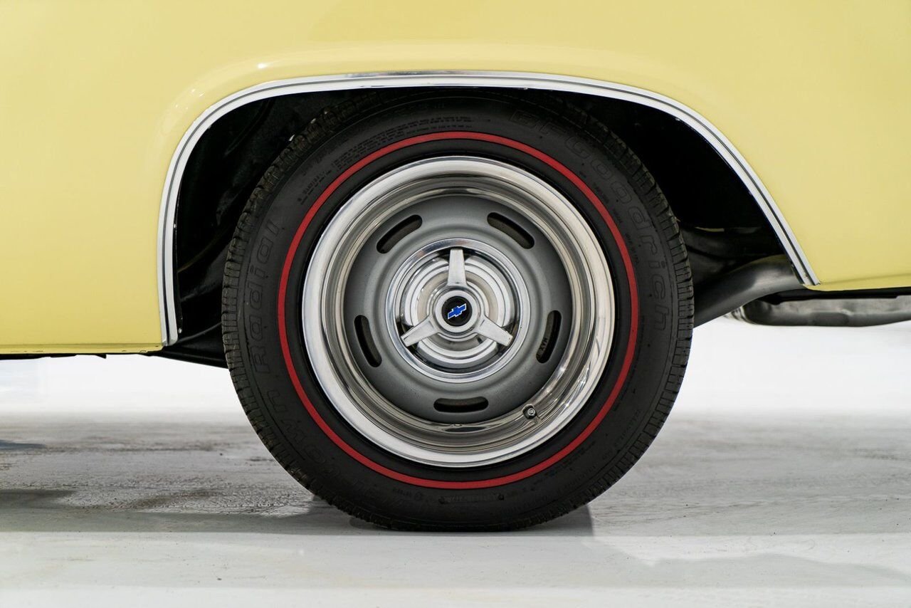 1965 Chevrolet Impala SS *PRIX EN USD* 396/325HP 4spd frame off restoration Yellow Montreal - photo #76