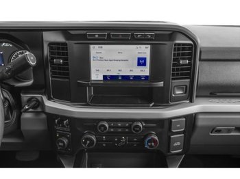 Ford Super Duty F-350 à roues arrière jumelées XLT