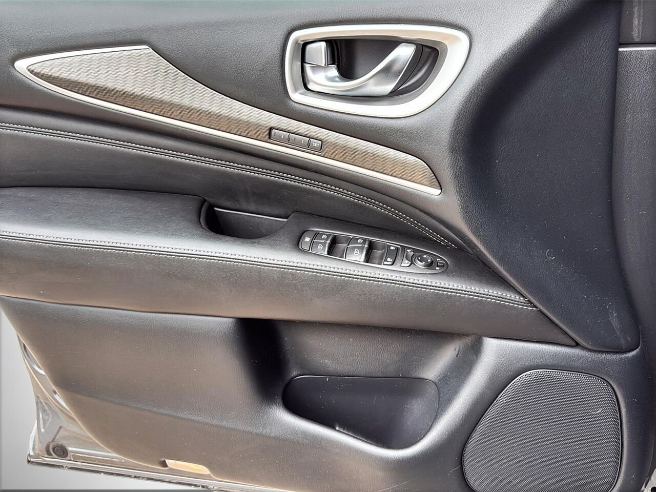 2019 INFINITI QX60 ESSENTIEL Grey Saint-Hyacinthe - photo #10