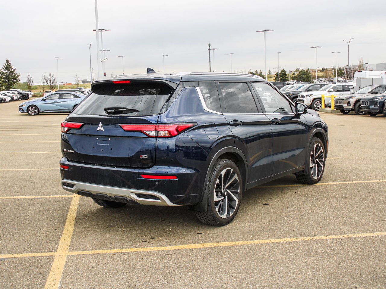 2024 Mitsubishi Outlander GT S-AWC Blue Sherwood Park - photo #8