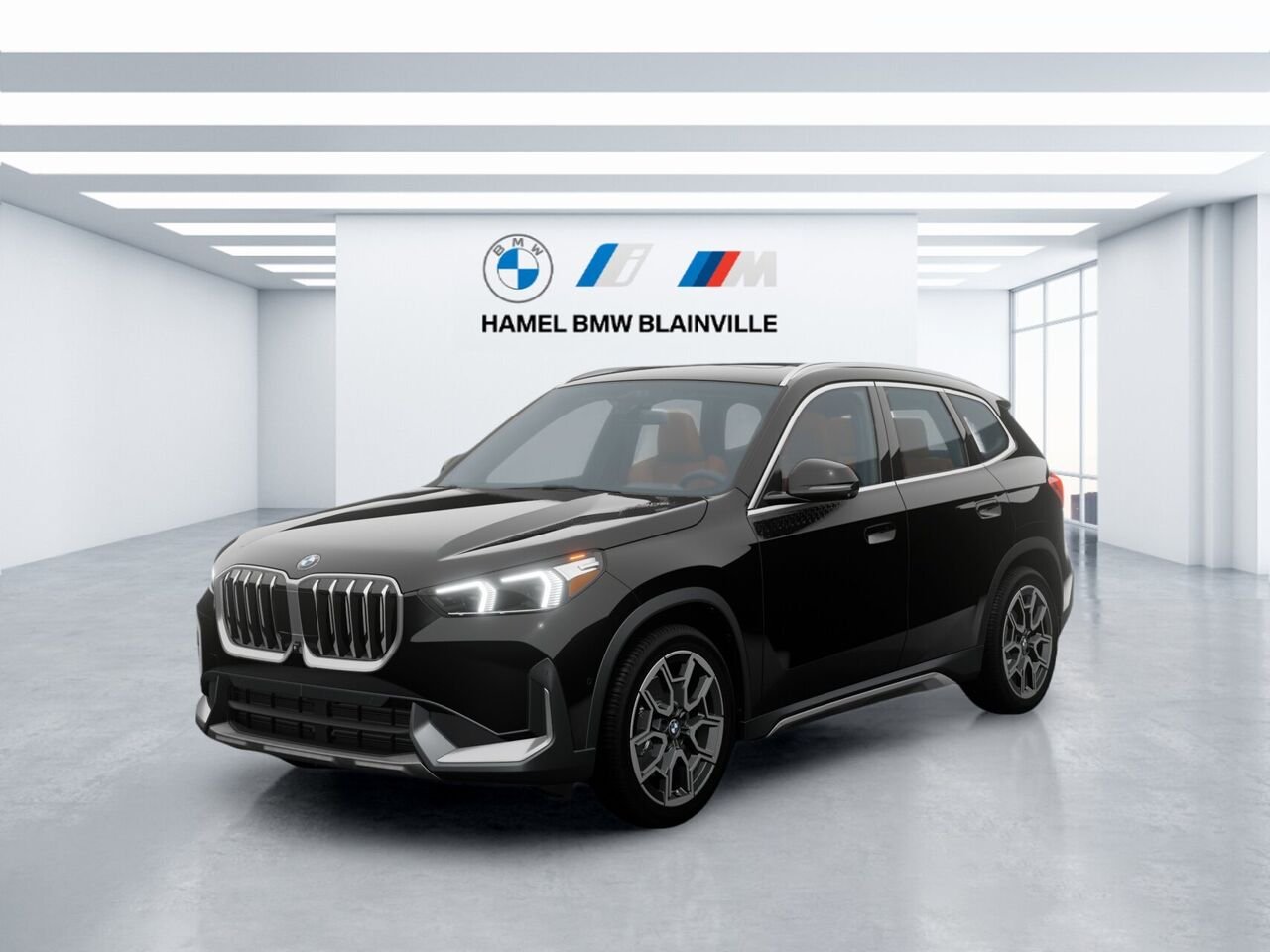 BMW X1 xDrive28i 2026 Noir saphir métallisé Blainville - photo #0