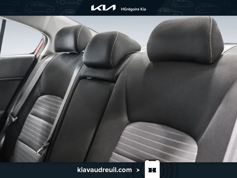 2017 Kia Forte Red Blainville - photo #11