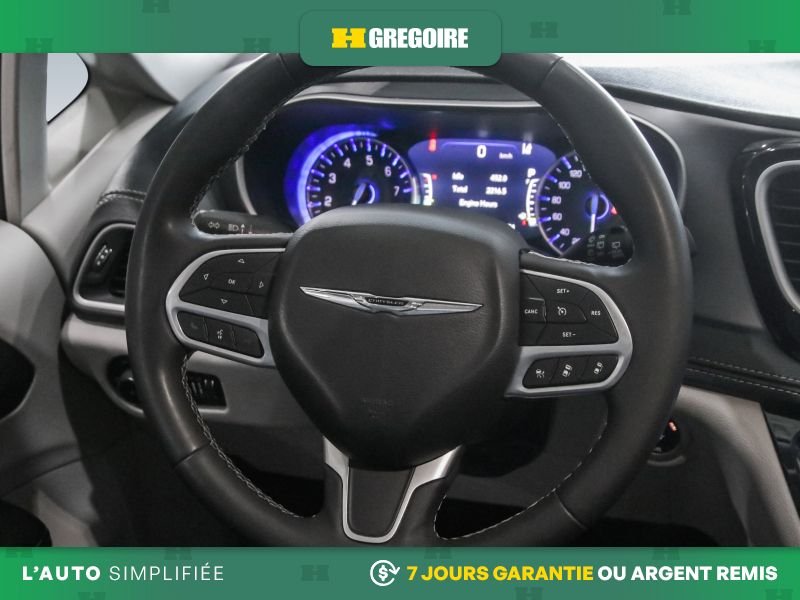 2022 Chrysler Pacifica Black Saint-Eustache - photo #16