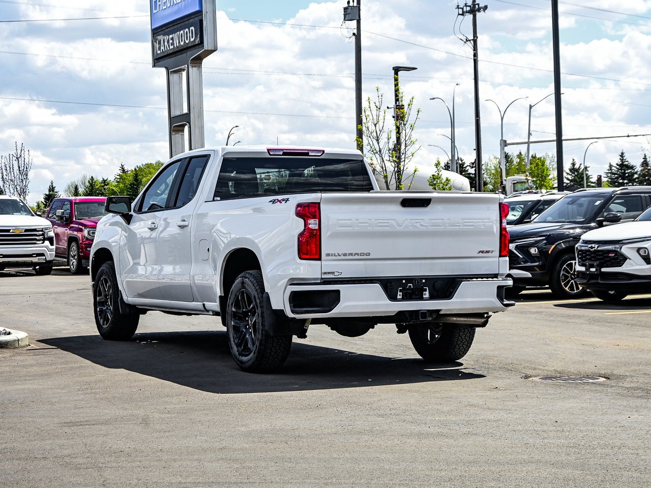2025 Chevrolet Silverado 1500 4WD Double Cab 147 RST White Sherwood Park - photo #10