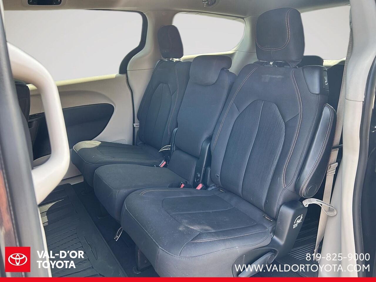 2019 Chrysler Pacifica LX 2RM Silver Val-d'Or - photo #8