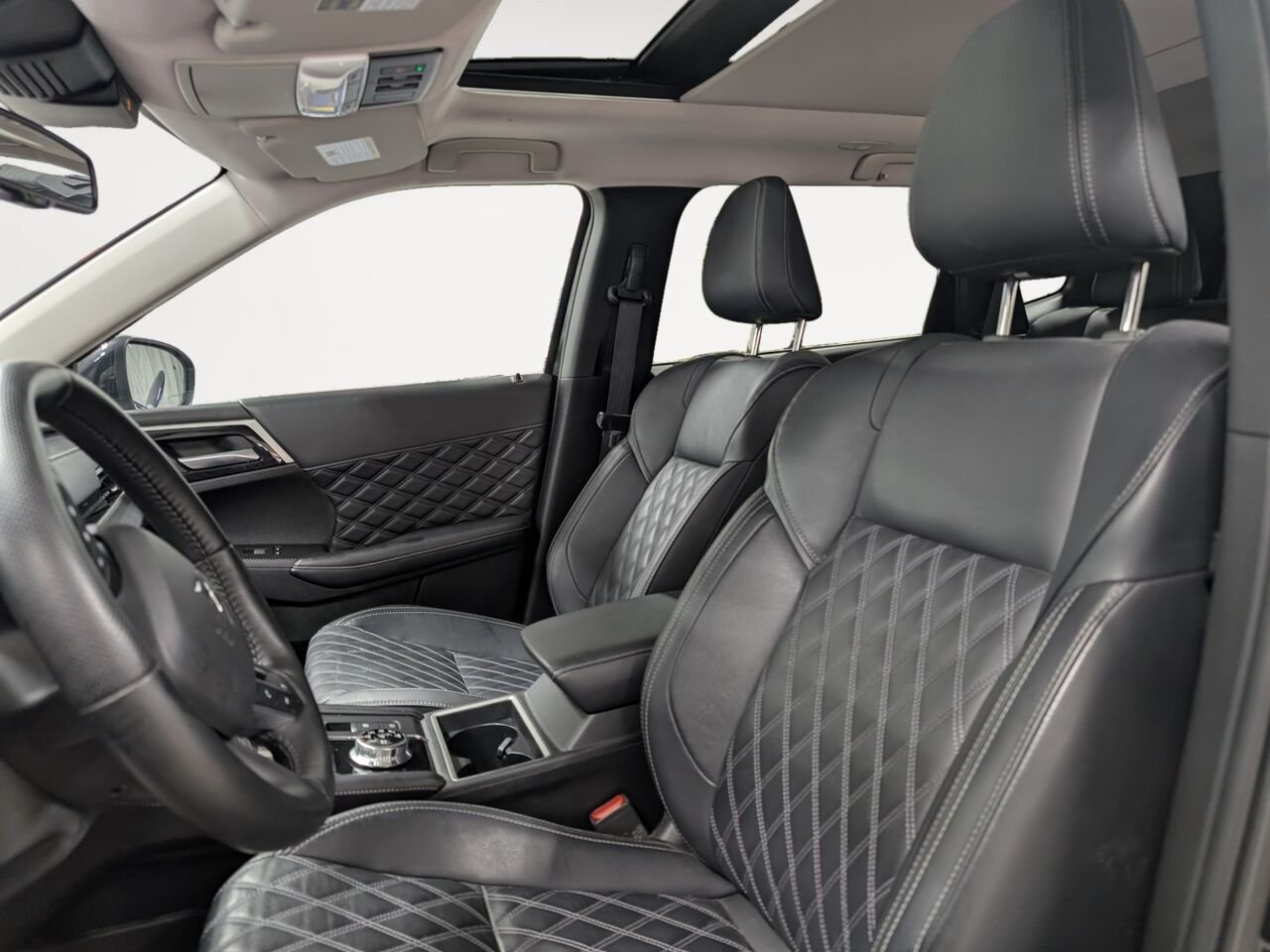 Mitsubishi Outlander PHEV SEL/SIÈGES CHAUFFANTS/ TOIT OUVRANT PANORAMIQUE/VOLANT CHAUFFANT/CAMÉRA DE RECUL/AC 2025 Noir Sherbrooke - photo #7