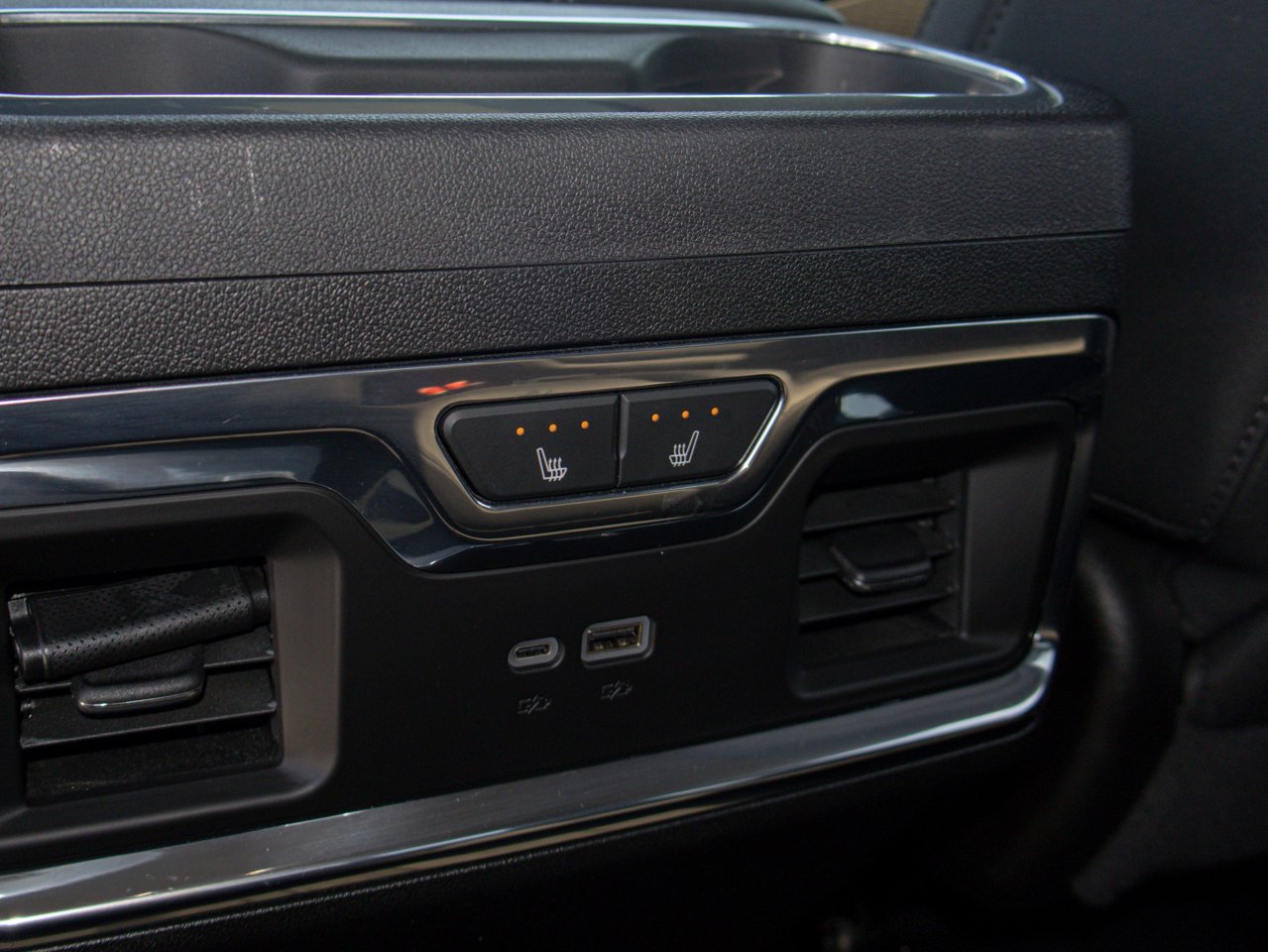 2024 Chevrolet Silverado 3500HD 4WD Crew Cab 159 LTZ White Sherwood Park - photo #35