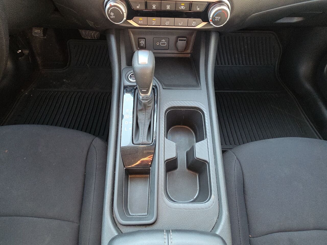 Nissan Sentra S Plus CVT, caméra de recul, commande audio au volant, Apple Carplay 2024 Noir Val-David - photo #14