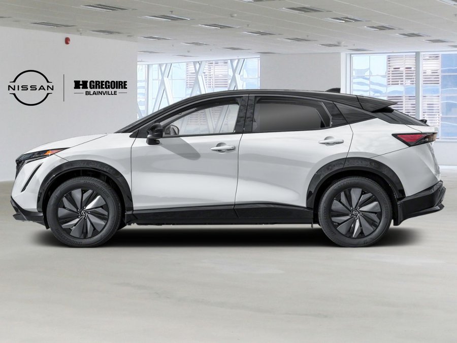 2026 Nissan ARIYA 2026 Everest White Pearl Tricoat/Black Diamond Pearl