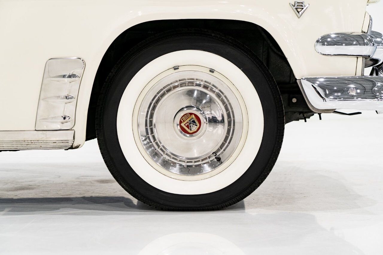 1954 Ford Crestline Skyliner rare glass top long term ownership White Montreal - photo #53