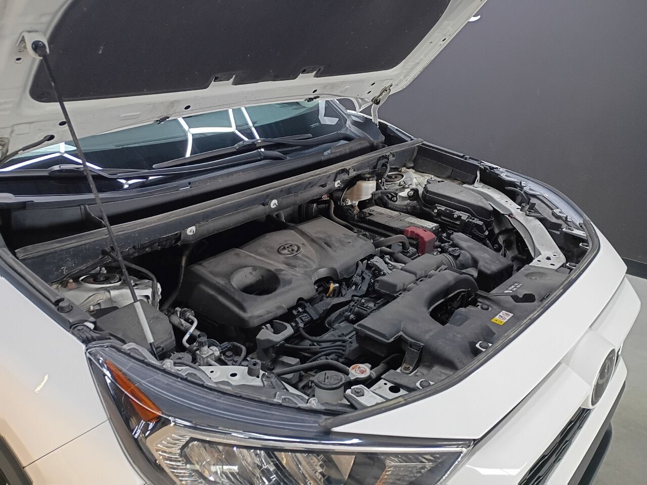 2021 Toyota RAV4 White Blainville - photo #34