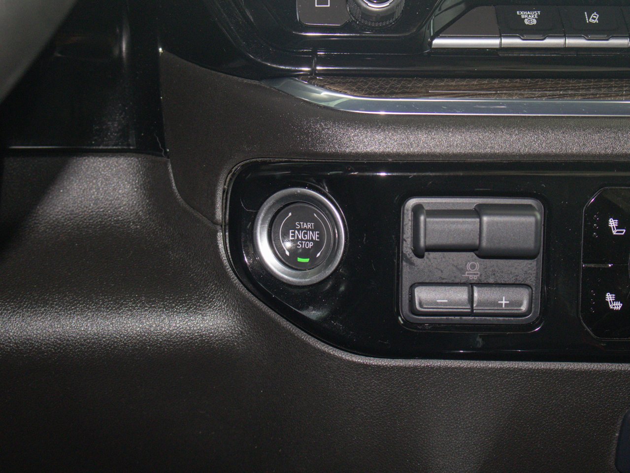 2024 Chevrolet Silverado 2500HD 4WD Crew Cab 159 LT Grey Sherwood Park - photo #24