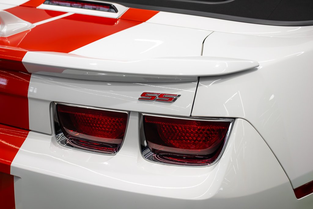 2011 Chevrolet Camaro 2dr Conv 2SS | PRICE IN USD | 14 of 50 White Kirkland - photo #32