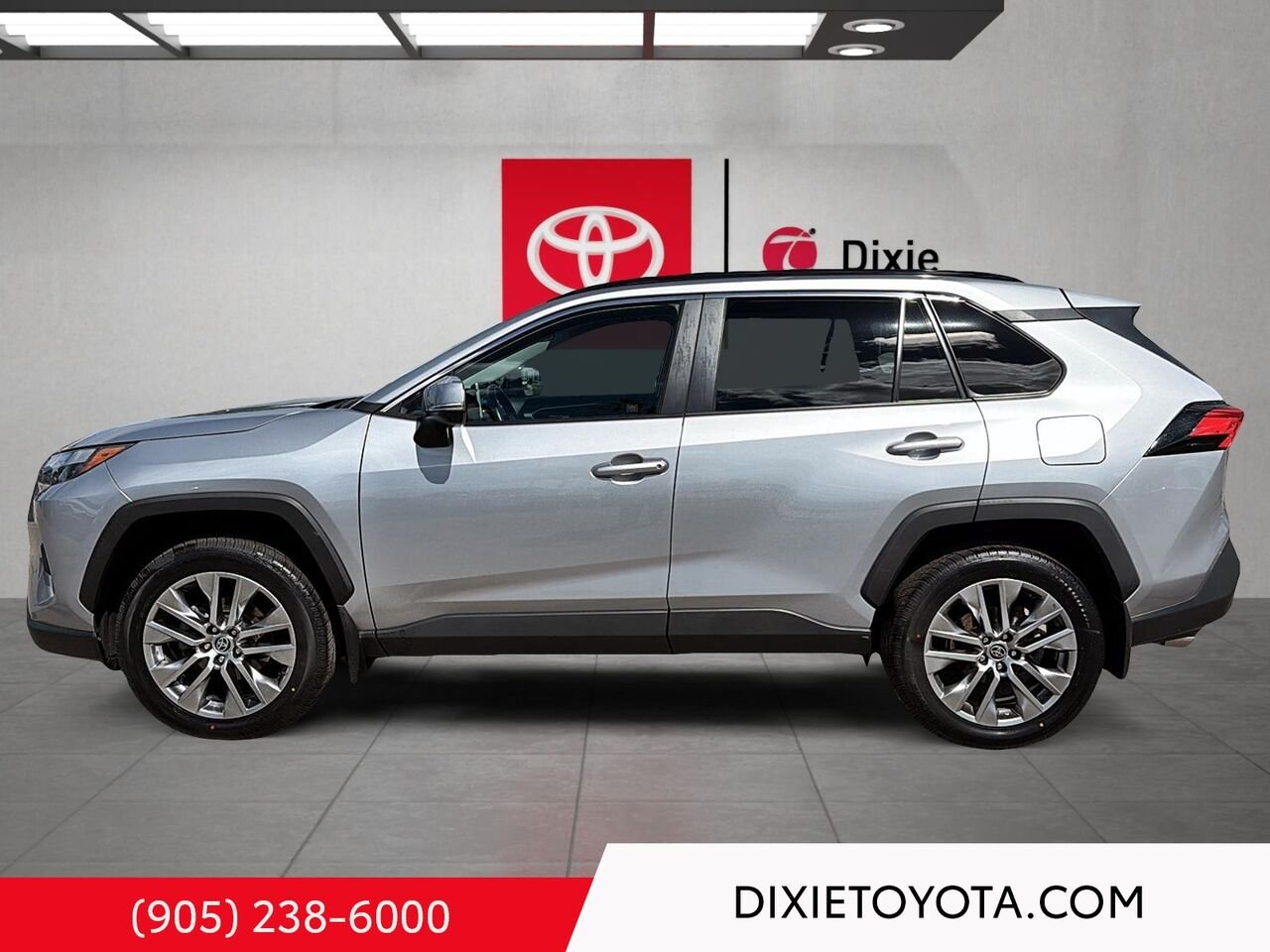 2023 Toyota RAV4 XLE PREMIUM AWD / HEATED SEATS / MOONROOF / LEATHER SURFACE / CARPLAY AND ANDROID AUTO Silver Sky Metallic Mississauga - photo #5