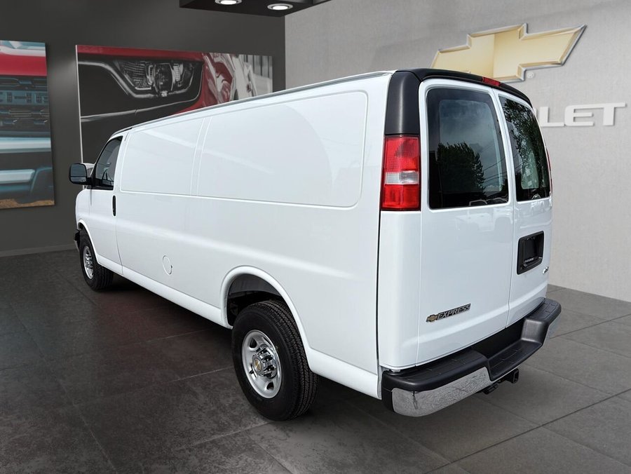 2026 Chevrolet Express Cargo Van 2026 SUMMIT WHITE