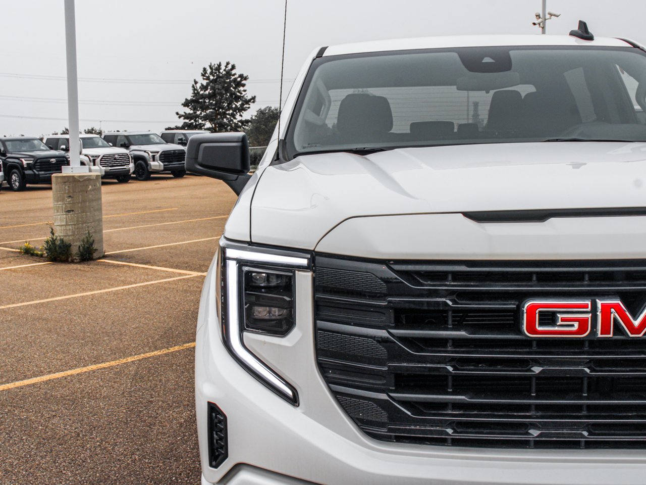 2025 GMC Sierra 1500 4WD Crew Cab 147 Elevation White Sherwood Park - photo #10