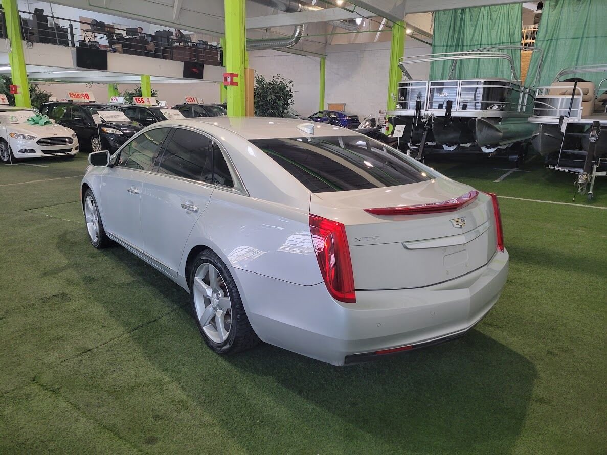 2017 Cadillac XTS Grey  - photo #7