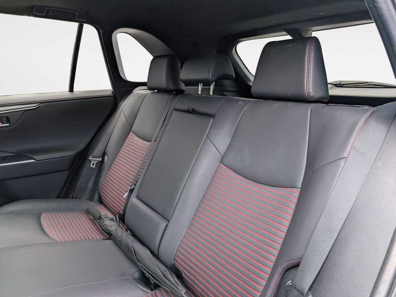 Toyota RAV4 Prime XSE PRIME-HYBRIDE BRANCHABLE/SIÈGES CHAUFFANTS/TOIT OUVRANT/VOLANT CHAUFFANT/AC BIZONE 2023 Blanc Sherbrooke - photo #8