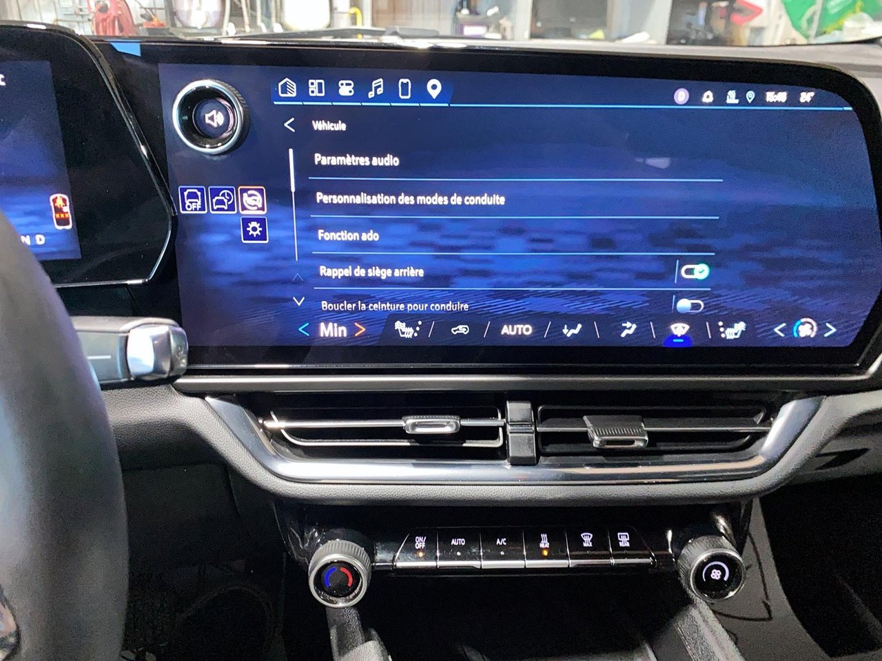 2025 Chevrolet Equinox EV LT Red Baie-Comeau - photo #15