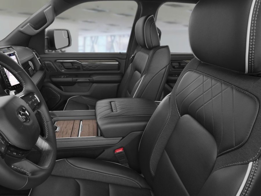 RAM 1500 2026 2026 Couche nacrée cristal noir étincelant