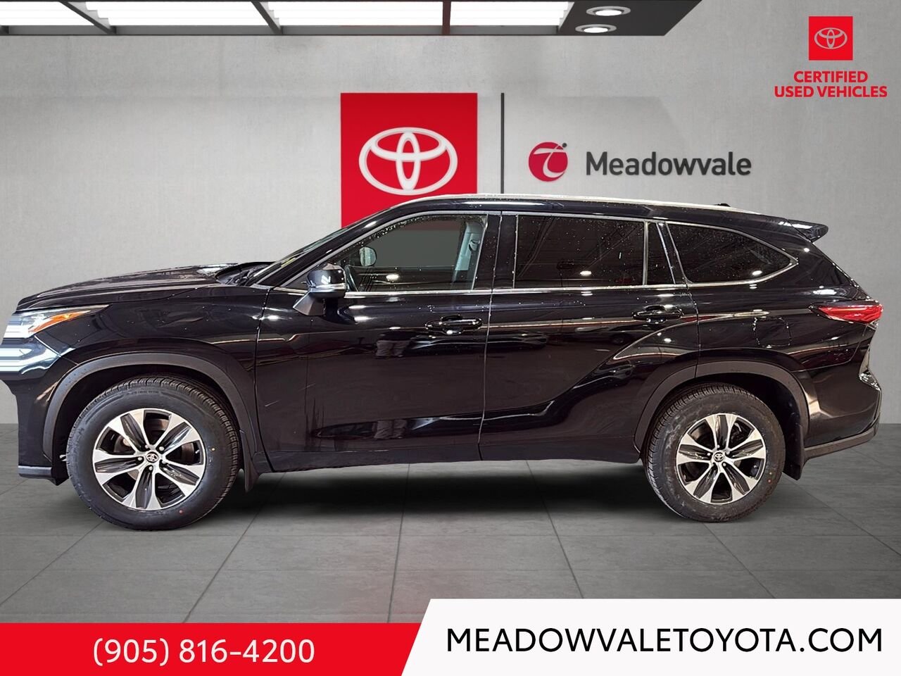 2021 Toyota Highlander One Owner, Clean Car Fax, Power Sunroof, Power Trunk, Power Seat, SofTex Leather Midnight Black Metallic Mississauga - photo #5
