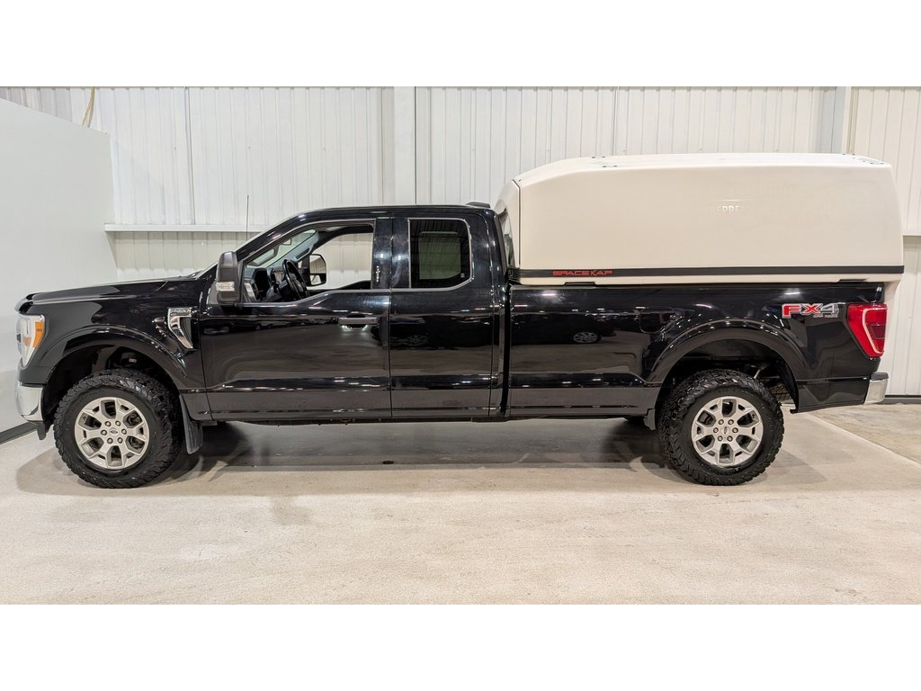 Ford F-150 XLT 4WD SuperCab 6.5' Box 2022 Noir Val-David - photo #4