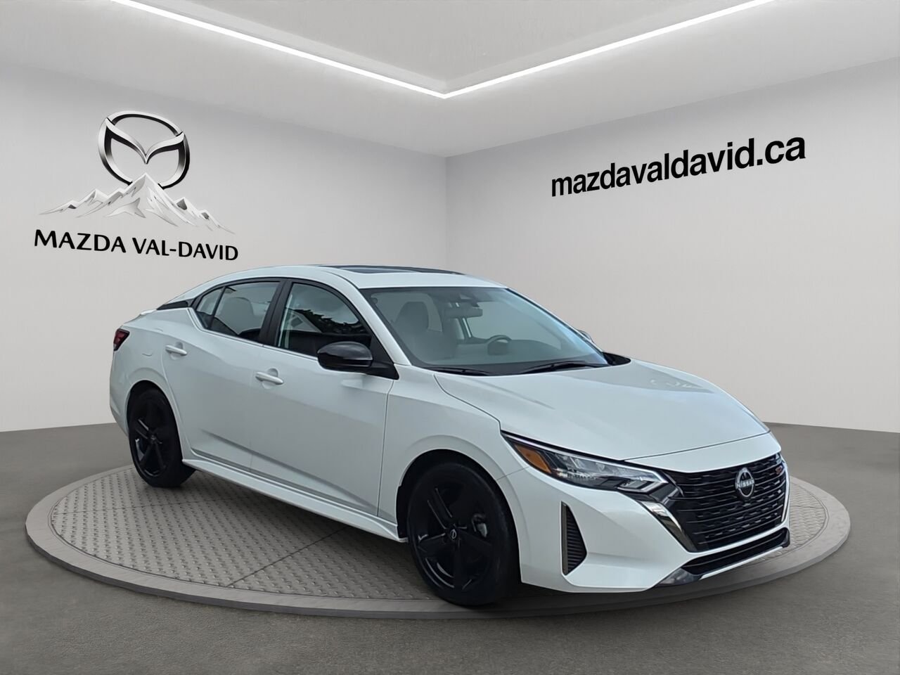 Nissan Sentra SR CVT, toit ouvrant, commande audio au volant, cruise control 2024 Blanc Val-David - photo #4