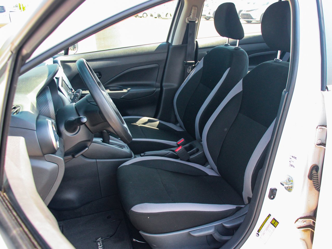 2025 Nissan Versa S CVT White Sherwood Park - photo #26