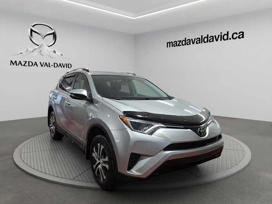 2017 Toyota RAV4 Traction intégrale 4 portes LE, caméra de recul, sièges chauffant, commande audio au volant Grey