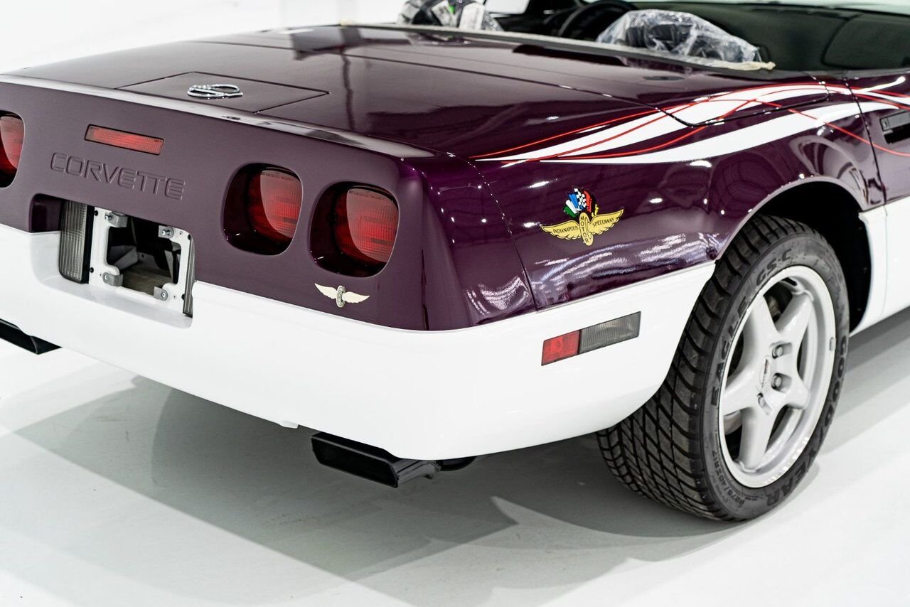 Chevrolet Corvette *PRIX EN USD* RPO Z4Z PACE CAR PRESENTED IN DELIVERY PACKAGING WITH ONLY 192MILES (307KM) FROM NEW 1995 Blanc Montréal - photo #59