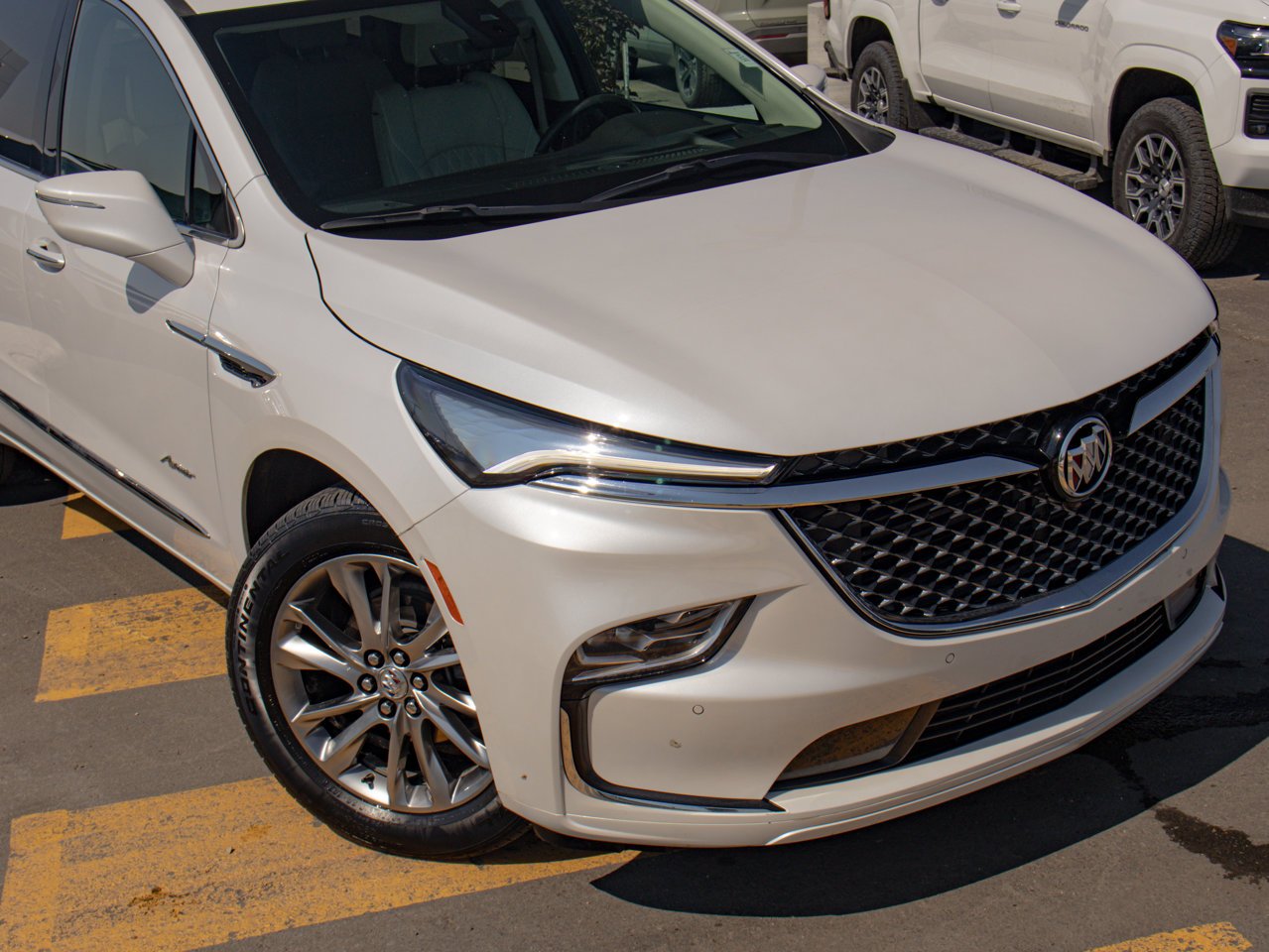 2024 Buick Enclave AWD 4dr Avenir White Sherwood Park - photo #15