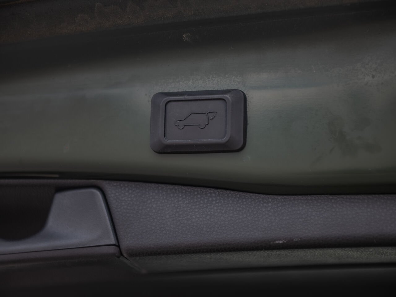 2025 Toyota RAV4 Green Sainte-Julienne - photo #8