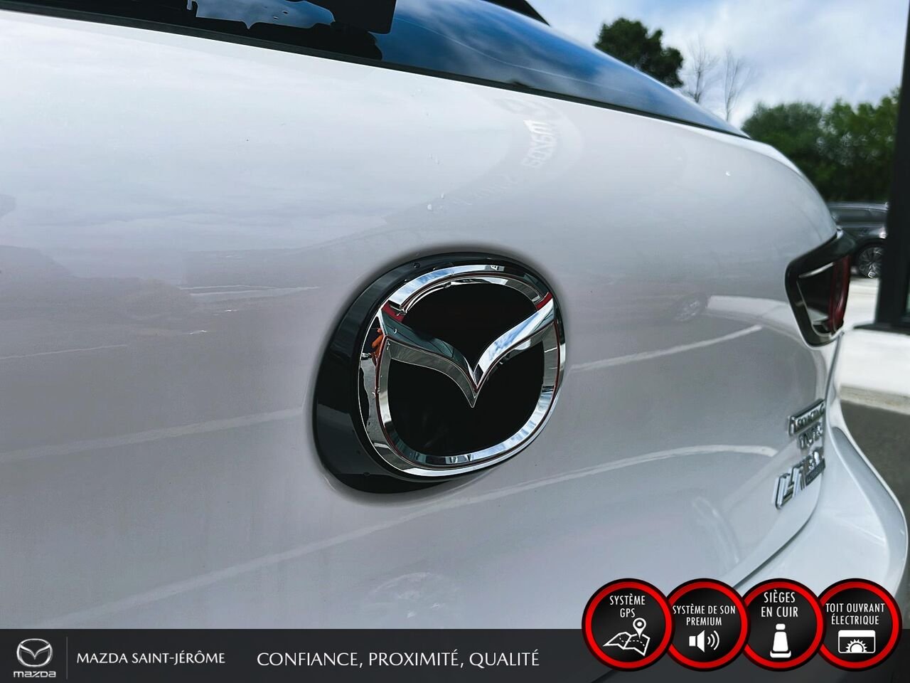 2025 Mazda Mazda3 Sport GT avec moteur turbo | CUIR ROUGE | AWD | TOIT OUVRANT White Saint-Jérôme - photo #7