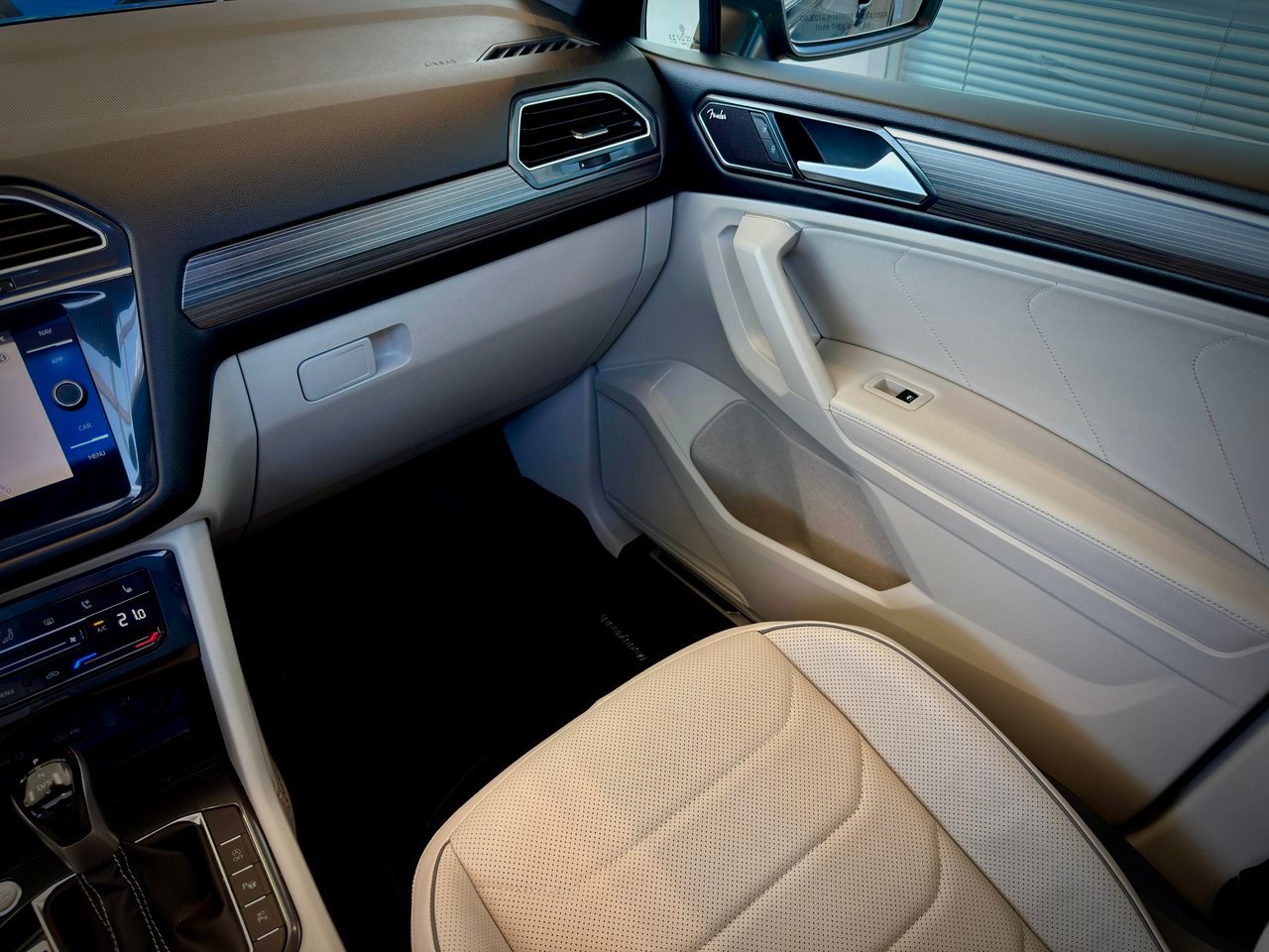 Volkswagen Tiguan 2024 Bleu Notre-Dame-des-Prairies - photo #22