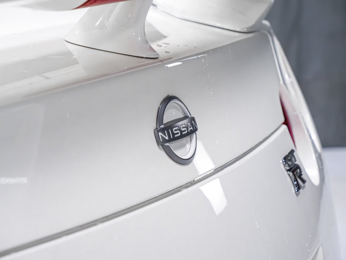 Nissan GT-R PREMIUM 2023 Blanc Montréal - photo #18