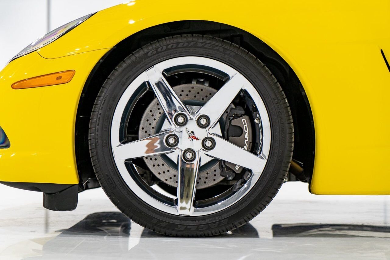 2008 Chevrolet Corvette PRIX EN USD | With Only 900km (563mi) From New With Window Sticker Yellow Montreal - photo #45