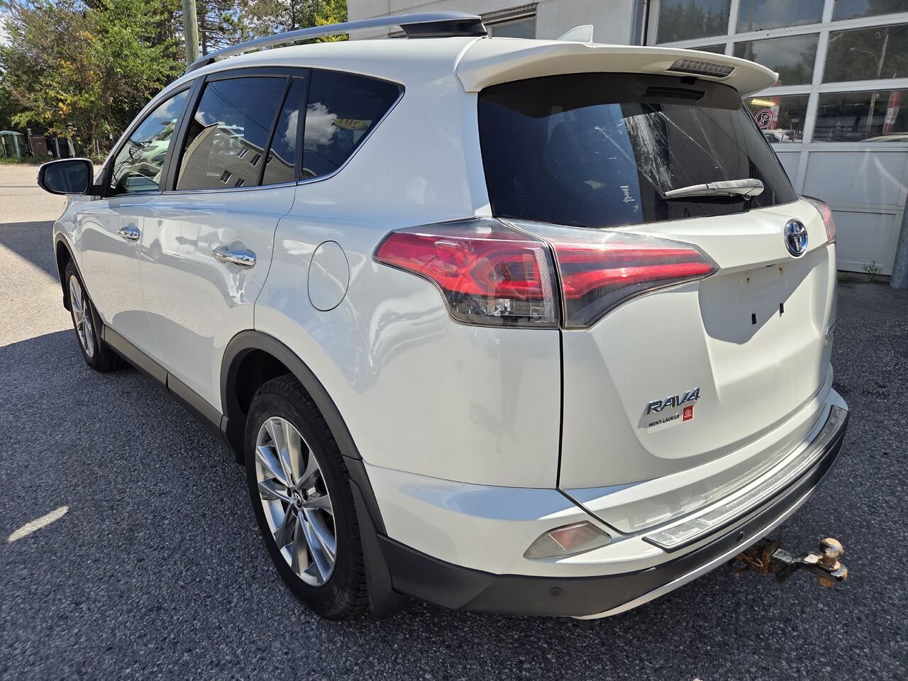 2017 Toyota RAV4 Hybrid White Mont-Laurier - photo #11