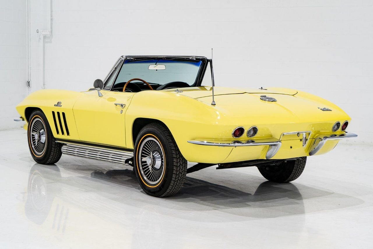 Chevrolet Corvette Matching# 427/425HP IP Code **PRICE IN USD** 1966 Jaune Montréal - photo #23